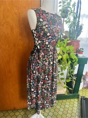 Topshop Black Floral Lace-Up Side Midi Dress